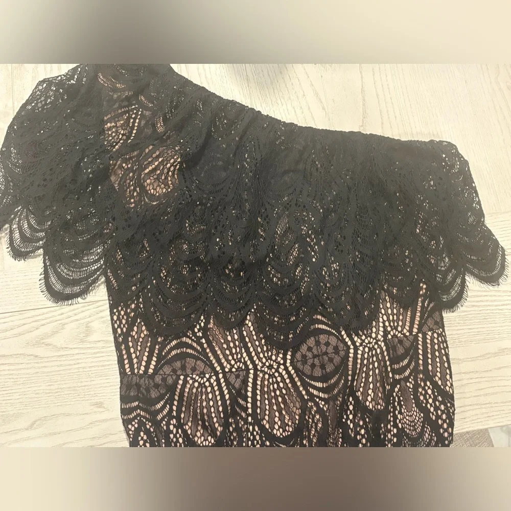 Dress the Population ,Size Medium,  Black Lace One-Shoulder Dress -FREE SHIPPING - Picture 6 of 7